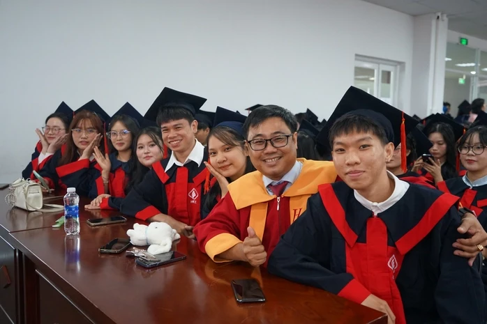Từ ngã rẽ học tập đến danh hiệu thủ khoa