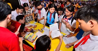 Tư vấn trực tuyến: Chọn trường lớp 10, chuẩn bị tuyển sinh lớp 1 và 6 tại TP.HCM