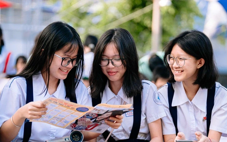 Tuyển sinh lớp 10 ở TP.HCM: Thí sinh thi vào lớp 10 chuyên tăng mạnh Tuyển sinh lớp 10 ở TP.HCM: Thí sinh thi vào lớp 10 chuyên tăng mạnh