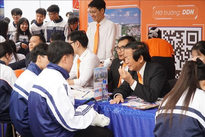 Tuyển sinh Đại học 2026: Nhiều chính sách học bổng thu hút thí sinh Tuyển sinh Đại học 2026: Nhiều chính sách học bổng thu hút thí sinh