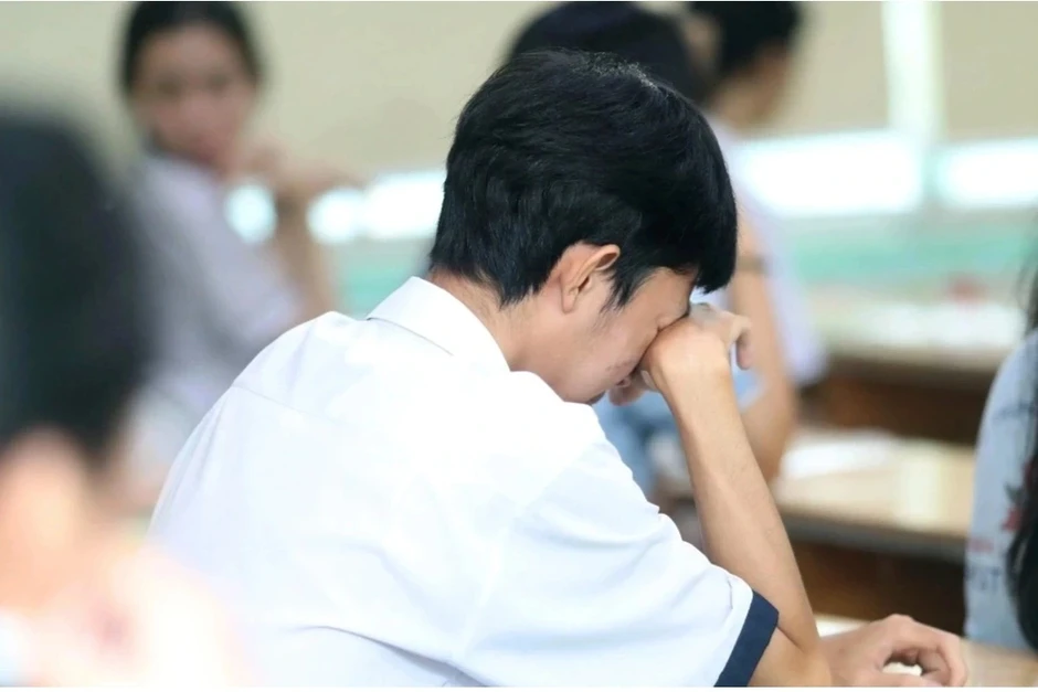 Vì sao đề thi tốt nghiệp THPT môn Tiếng Anh nóng trở lại trên mạng xã hội? Vì sao đề thi tốt nghiệp THPT môn Tiếng Anh nóng trở lại trên mạng xã hội?