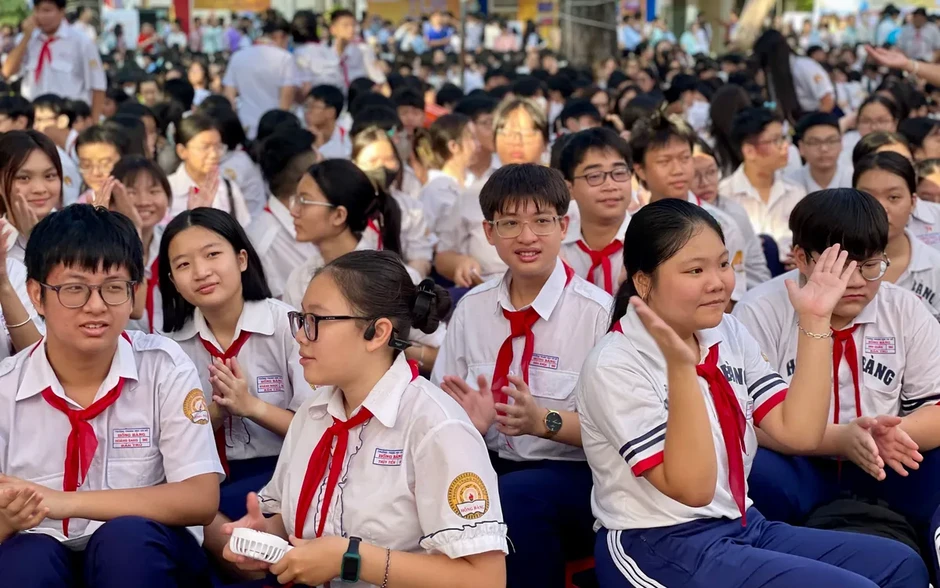 Vì sao TP Hồ Chí Minh đề xuất thi lớp 10 công lập sớm hơn thường lệ? Vì sao TP Hồ Chí Minh đề xuất thi lớp 10 công lập sớm hơn thường lệ?