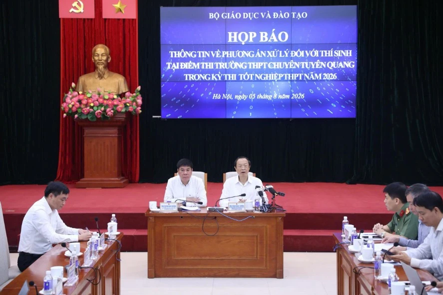 Vụ 147 điểm 10 Toán ở Trường Chuyên Tuyên Quang: 328 thí sinh thi lại tốt nghiệp Vụ 147 điểm 10 Toán ở Trường Chuyên Tuyên Quang: 328 thí sinh thi lại tốt nghiệp