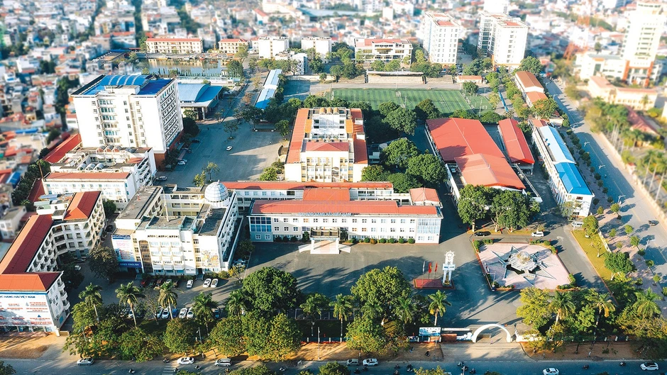Xây dựng trường trọng điểm quốc gia về đào tạo, phát triển bền vững kinh tế biển Xây dựng trường trọng điểm quốc gia về đào tạo, phát triển bền vững kinh tế biển