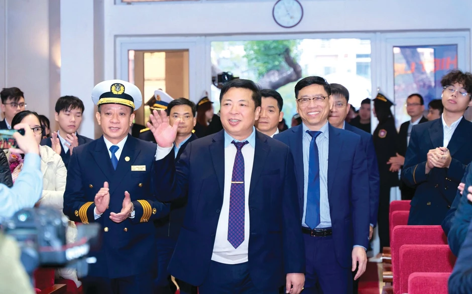 Xây dựng trường trọng điểm quốc gia về đào tạo, phát triển bền vững kinh tế biển Xây dựng trường trọng điểm quốc gia về đào tạo, phát triển bền vững kinh tế biển