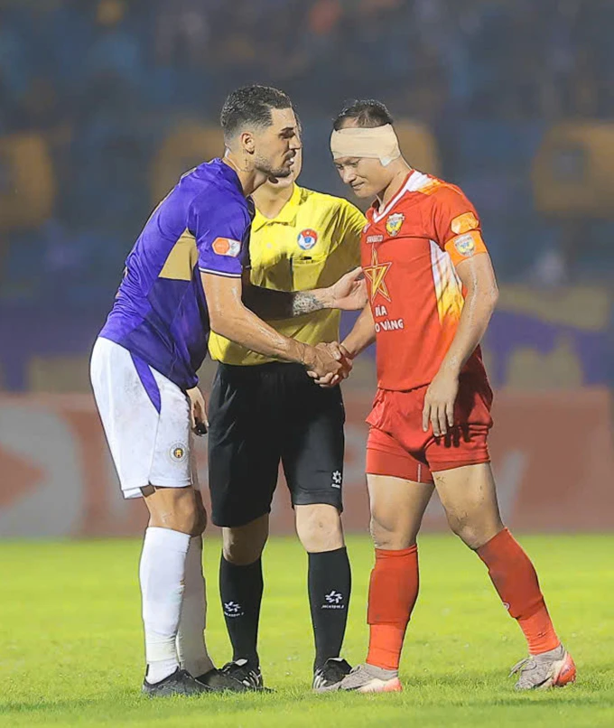 ‘Người không phổi’ Trọng Hoàng chuyển hướng sang làm HLV ‘Người không phổi’ Trọng Hoàng chuyển hướng sang làm HLV
