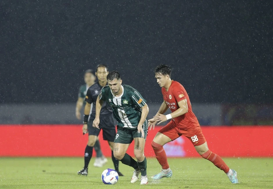 Ban tổ chức V-League chấn chỉnh trọng tài sau các vụ bạo lực sân cỏ