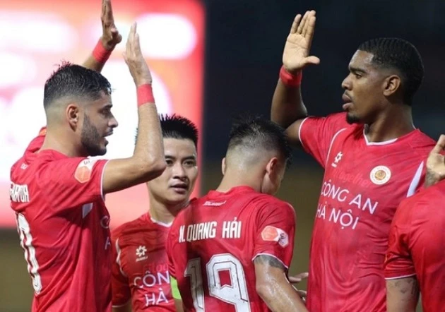 Bóng đá Việt Nam đi về đâu khi V.League tăng ngoại binh? Bóng đá Việt Nam đi về đâu khi V.League tăng ngoại binh?