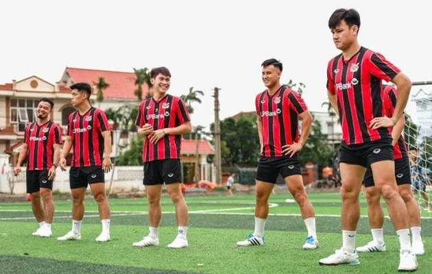 Các đội bóng V.League chạy đua với thời gian trước mùa giải mới Các đội bóng V.League chạy đua với thời gian trước mùa giải mới