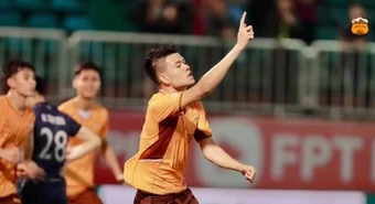 Cách sao trẻ Hoàng Anh Gia Lai khóa chặt Xuân Son