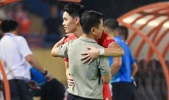Cái ôm của Nguyễn Đình Bắc, lúa chín đã biết cúi đầu