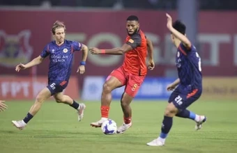 Cầu thủ nội đi đâu nếu V-League tràn ngập ngoại binh?