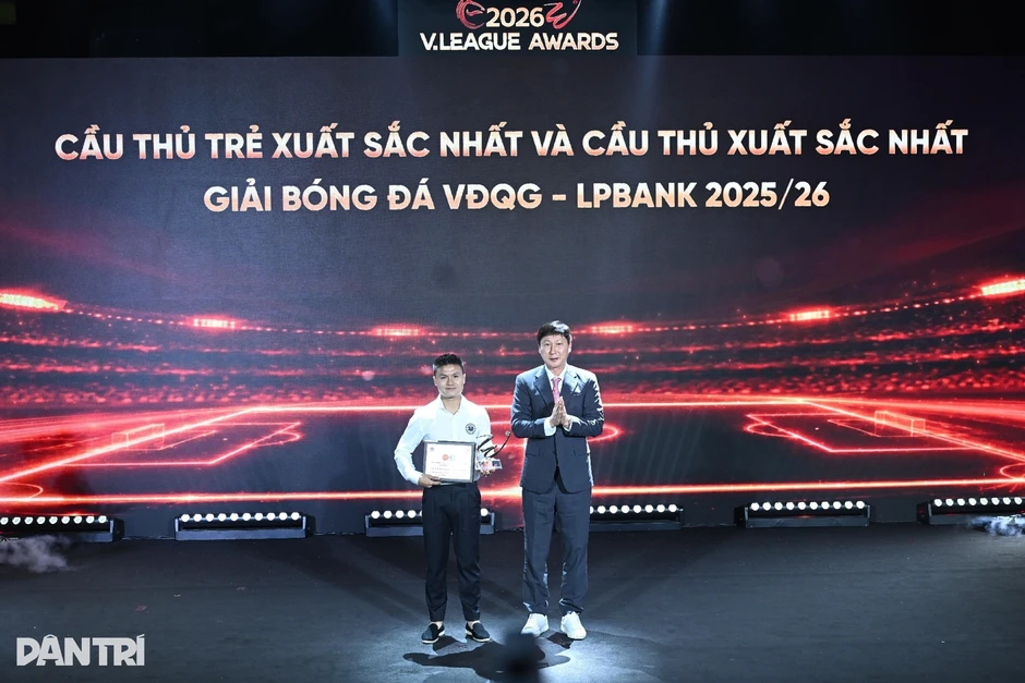 CLB Công an Hà Nội bội thu giải thưởng sau mùa giải thống trị V-League CLB Công an Hà Nội bội thu giải thưởng sau mùa giải thống trị V-League