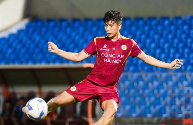 Điểm tin bóng đá Việt Nam 18/7: Việt Nam chọn xong sân nhà AFF Cup; Công an TP.HCM mượn Phan Văn Đức Điểm tin bóng đá Việt Nam 18/7: Việt Nam chọn xong sân nhà AFF Cup; Công an TP.HCM mượn Phan Văn Đức