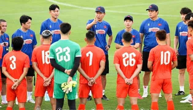 Điểm tin bóng đá Việt Nam 2/5: Vũ Tiến Long nhận thẻ đỏ kiểu Zidane, U17 Việt Nam chốt "sát thủ" 29 bàn Điểm tin bóng đá Việt Nam 2/5: Vũ Tiến Long nhận thẻ đỏ kiểu Zidane, U17 Việt Nam chốt "sát thủ" 29 bàn