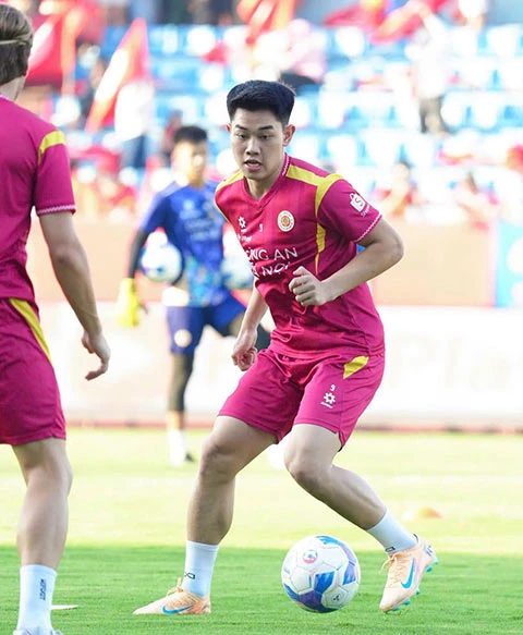 Đình Bắc cam kết tương lai với CLB Công an Hà Nội Đình Bắc cam kết tương lai với CLB Công an Hà Nội