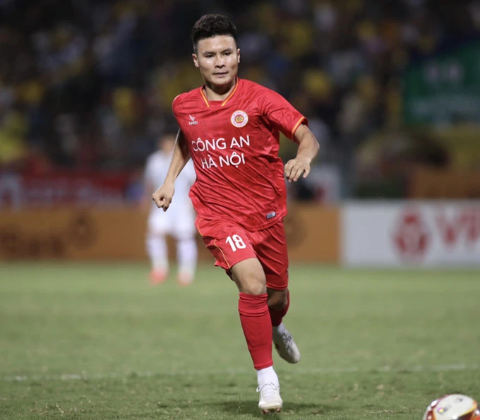 Đình Bắc đã vượt qua mùa giải hiện tượng của Quang Hải? Đình Bắc đã vượt qua mùa giải hiện tượng của Quang Hải?