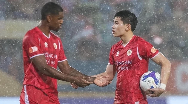 Đình Bắc gọi vụ tranh penalty với Alan là chuyện đàn ông Đình Bắc gọi vụ tranh penalty với Alan là chuyện đàn ông
