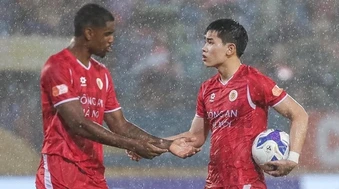 Đình Bắc gọi vụ tranh penalty với Alan là chuyện đàn ông