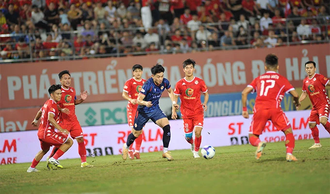 Đình Bắc là cầu thủ nội hay nhất V.League hiện tại Đình Bắc là cầu thủ nội hay nhất V.League hiện tại