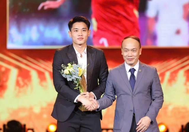 Đình Bắc thổ lộ ước mơ xuất ngoại sau V-League năm nay Đình Bắc thổ lộ ước mơ xuất ngoại sau V-League năm nay