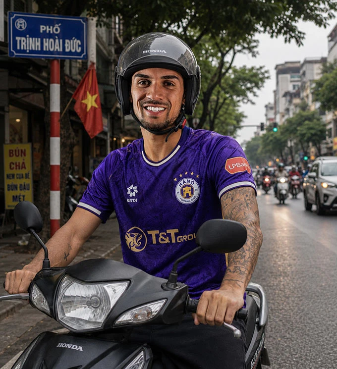 Đỗ Hoàng Hên tự tin đi xe máy, muốn Việt Nam dự World Cup 2030 Đỗ Hoàng Hên tự tin đi xe máy, muốn Việt Nam dự World Cup 2030
