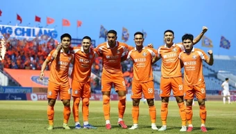 Đua vô địch nhạt nhòa, V-League trông chờ cuộc chiến sinh tồn