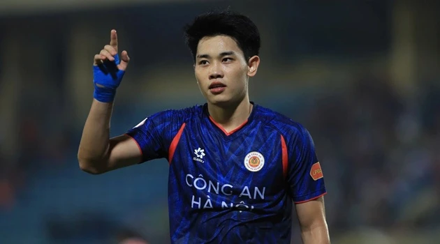 Ghi 8 bàn sau 5 trận, Đình Bắc biến V-League thành sân khấu riêng Ghi 8 bàn sau 5 trận, Đình Bắc biến V-League thành sân khấu riêng