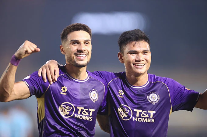 Hà Nội 2-1 Nam Định: Hoàng Hên tỏa sáng đưa Hà Nội vào Top 3 Hà Nội 2-1 Nam Định: Hoàng Hên tỏa sáng đưa Hà Nội vào Top 3