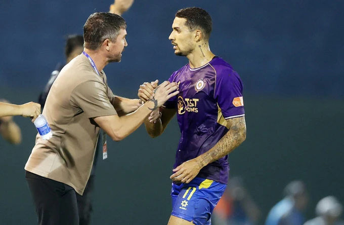Hà Nội FC có mất HCĐ V.League vào tay Ninh Bình? Hà Nội FC có mất HCĐ V.League vào tay Ninh Bình?