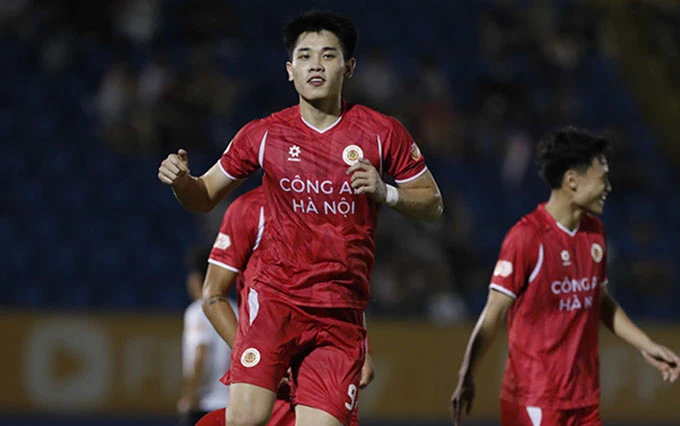 Hai đội bóng lớn ở V.League quan tâm Đình Bắc Hai đội bóng lớn ở V.League quan tâm Đình Bắc
