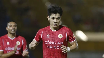 Hai đội bóng lớn ở V.League quan tâm Đình Bắc
