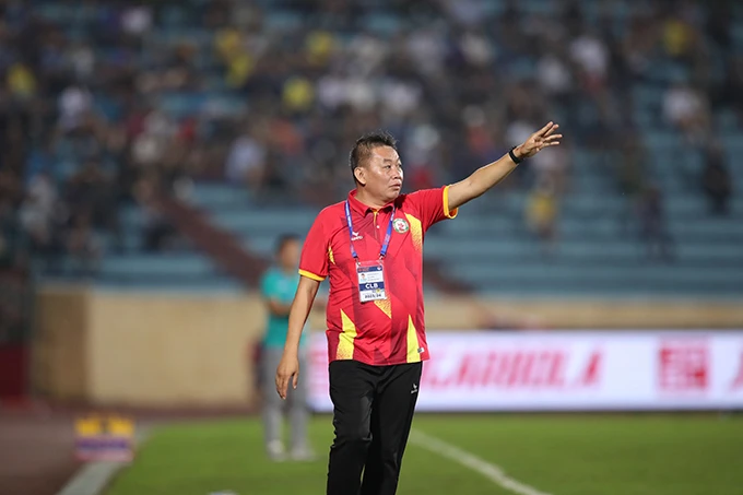 HLV Bùi Đoàn Quang Huy chia tay Quy Nhơn United HLV Bùi Đoàn Quang Huy chia tay Quy Nhơn United
