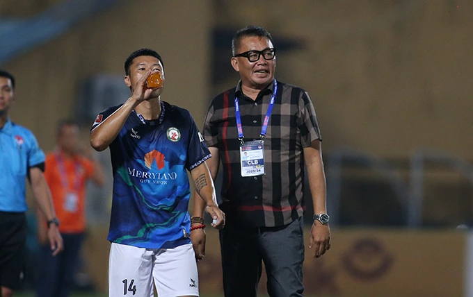 HLV Bùi Đoàn Quang Huy chia tay Quy Nhơn United HLV Bùi Đoàn Quang Huy chia tay Quy Nhơn United