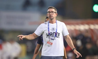 HLV Harry Kewell nổi cáu với luật 8 giây ở V-League