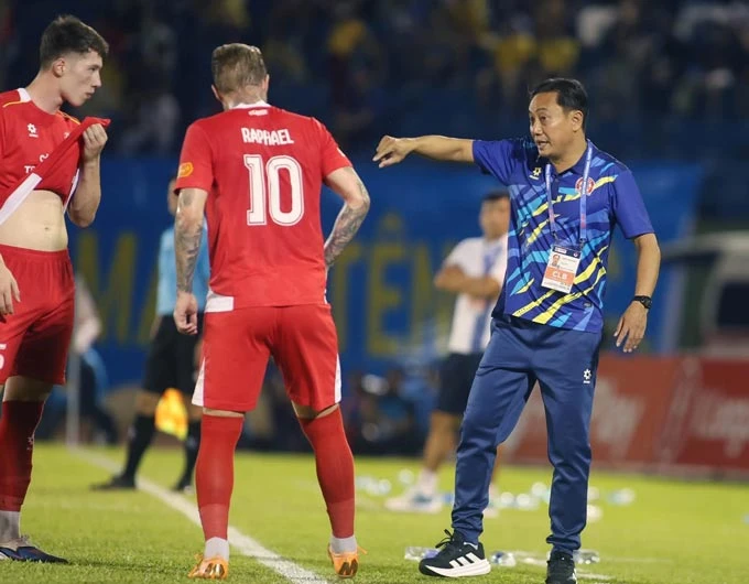HLV Phùng Thanh Phương không phải 'hàng hiệu', cũng chẳng thích ồn ào HLV Phùng Thanh Phương không phải 'hàng hiệu', cũng chẳng thích ồn ào