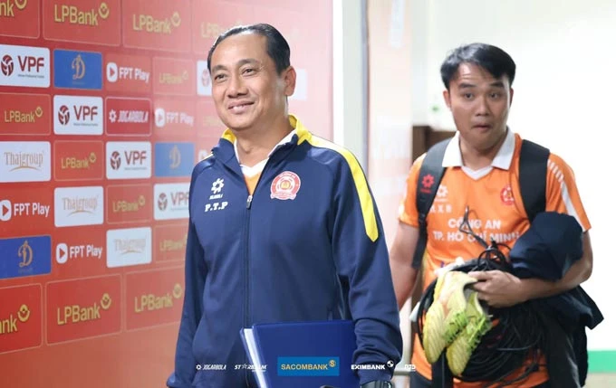 HLV Phùng Thanh Phương không phải 'hàng hiệu', cũng chẳng thích ồn ào HLV Phùng Thanh Phương không phải 'hàng hiệu', cũng chẳng thích ồn ào