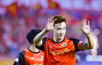 Hoàng Đức chấn thương sau siêu phẩm, Ninh Bình thắng sát nút
