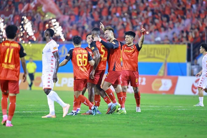 Kết quả Ninh Bình 2-1 Hải Phòng: Soán ngôi của Hà Nội FC Kết quả Ninh Bình 2-1 Hải Phòng: Soán ngôi của Hà Nội FC