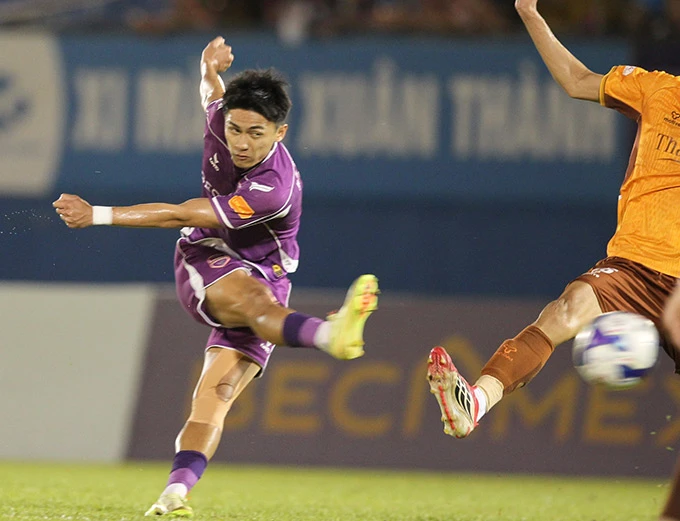 Kết quả Becamex TP.HCM 3-1 HAGL: Quá muộn để trụ hạng Kết quả Becamex TP.HCM 3-1 HAGL: Quá muộn để trụ hạng