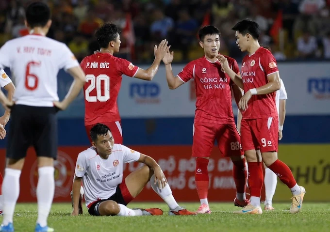Kết quả CATP.HCM 0–3 CAHN: Đình Bắc ấn định chiến thắng, CAHN tiến sát ngôi vô địch! Kết quả CATP.HCM 0–3 CAHN: Đình Bắc ấn định chiến thắng, CAHN tiến sát ngôi vô địch!