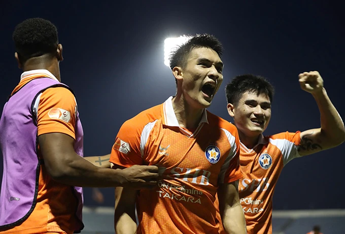 Kết quả Đà Nẵng 2-0 Becamex TP.HCM: Thêm hy vọng trụ hạng Kết quả Đà Nẵng 2-0 Becamex TP.HCM: Thêm hy vọng trụ hạng