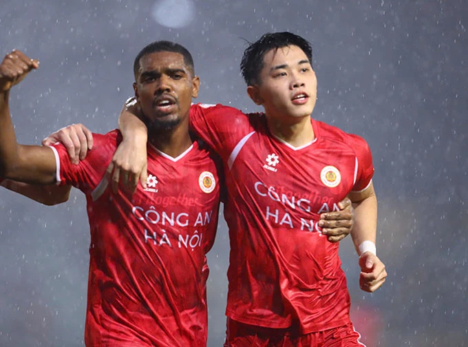 Khi nào Đình Bắc và CAHN được trao cúp vô địch V.League 2025/26? Khi nào Đình Bắc và CAHN được trao cúp vô địch V.League 2025/26?