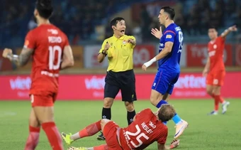 Khi V-League học cách đối diện với sai lầm của trọng tài
