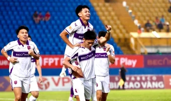 Kịch bản khó lường trong cuộc đua trụ hạng tại V-League