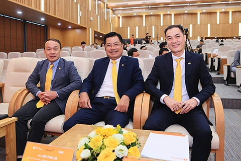 LPBank tài trợ V.League mùa thứ ba liên tiếp LPBank tài trợ V.League mùa thứ ba liên tiếp