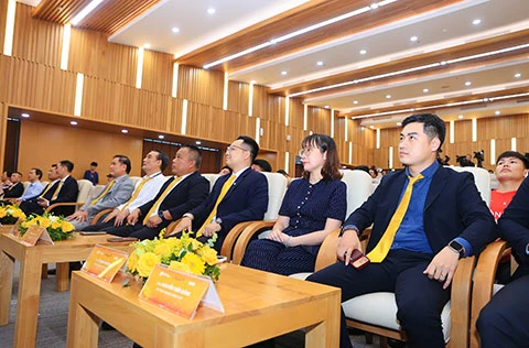 LPBank tài trợ V.League mùa thứ ba liên tiếp LPBank tài trợ V.League mùa thứ ba liên tiếp