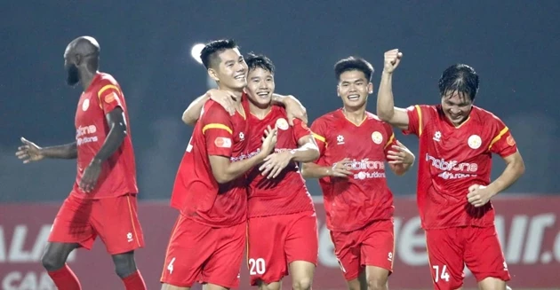 Nghịch lý V.League khi tiền trụ hạng đắt hơn cả ngôi vô địch Nghịch lý V.League khi tiền trụ hạng đắt hơn cả ngôi vô địch