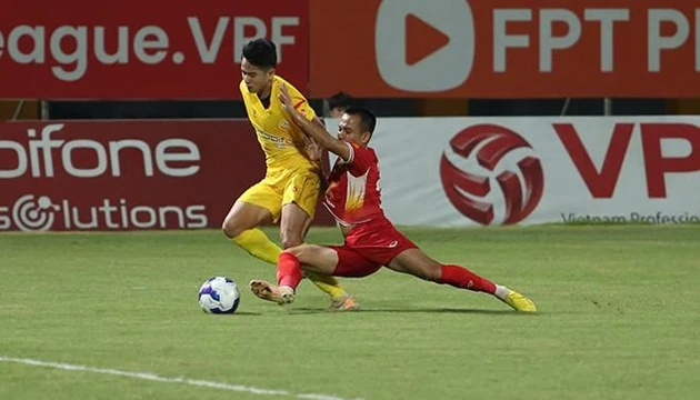 Nghịch lý V.League khi tiền trụ hạng đắt hơn cả ngôi vô địch Nghịch lý V.League khi tiền trụ hạng đắt hơn cả ngôi vô địch