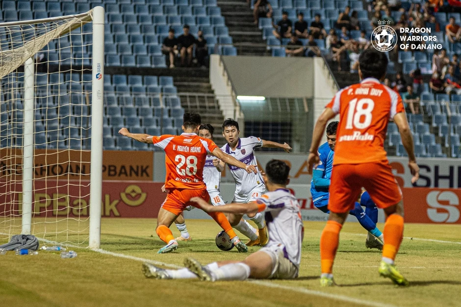 Ngoại binh toả sáng, SHB Đà Nẵng giành 3 điểm quan trọng ở V-League Ngoại binh toả sáng, SHB Đà Nẵng giành 3 điểm quan trọng ở V-League